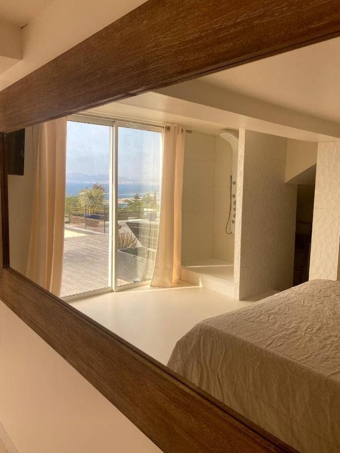 Les Suites Love 3 Spa Vue Mer Piscine Marseille Luaran gambar
