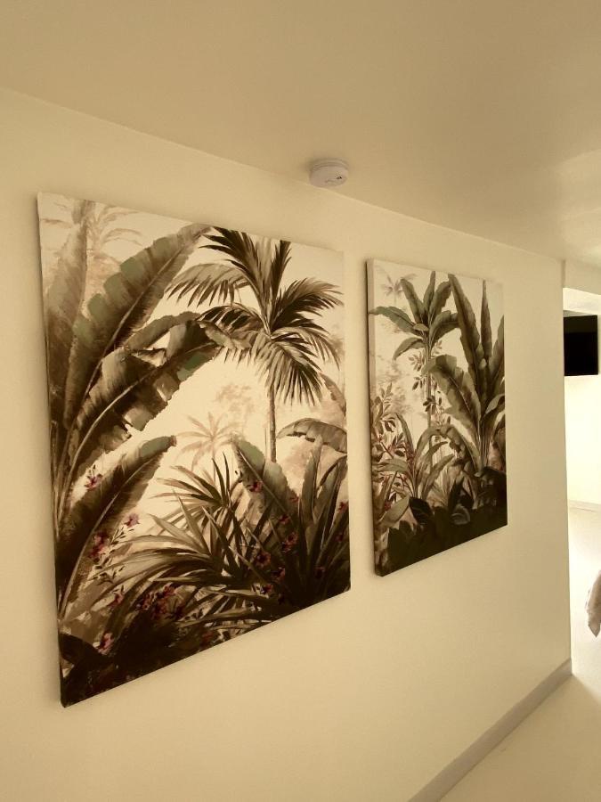 Les Suites Love 3 Spa Vue Mer Piscine Marseille Luaran gambar