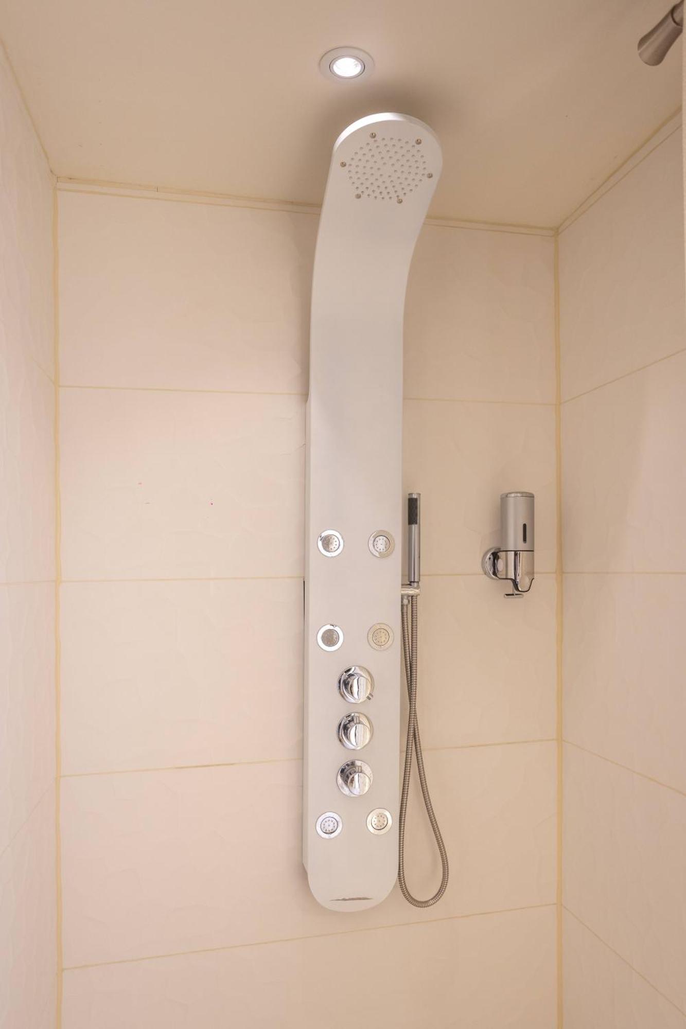 Les Suites Love 3 Spa Vue Mer Piscine Marseille Luaran gambar