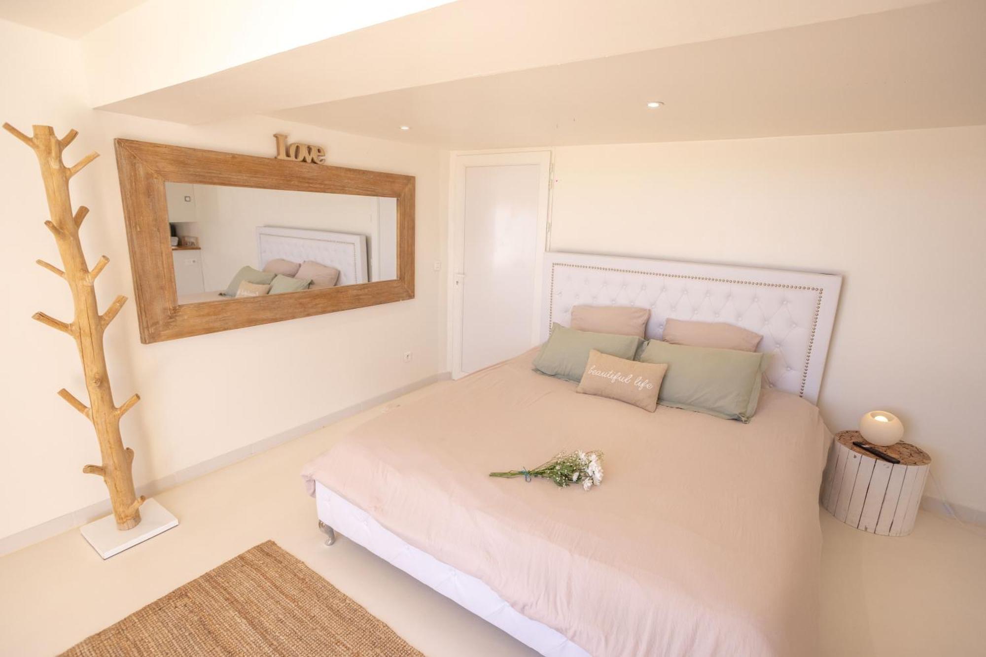 Les Suites Love 3 Spa Vue Mer Piscine Marseille Luaran gambar