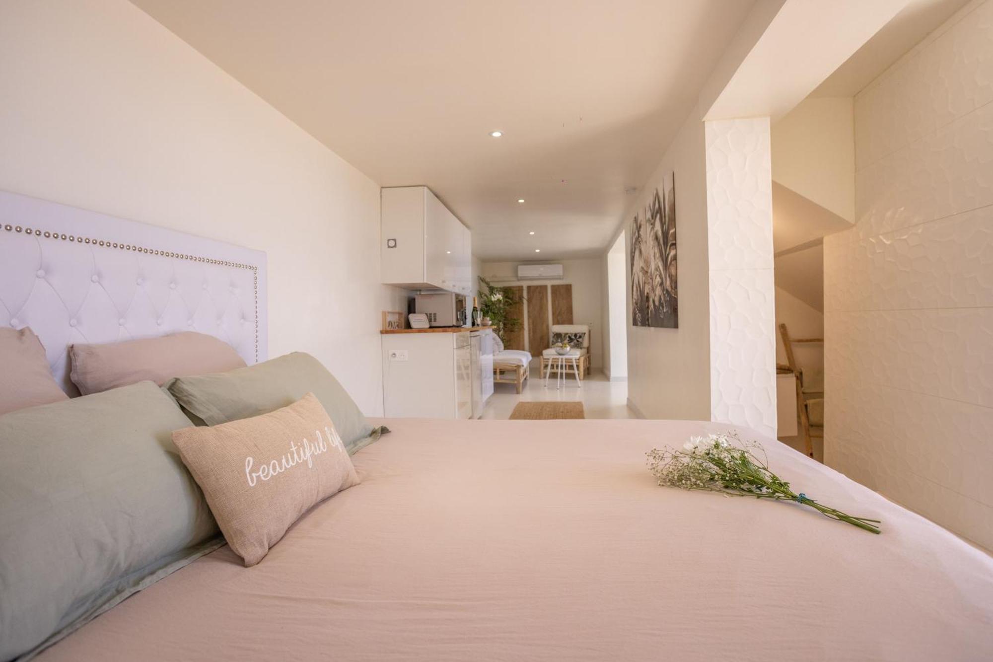 Les Suites Love 3 Spa Vue Mer Piscine Marseille Luaran gambar