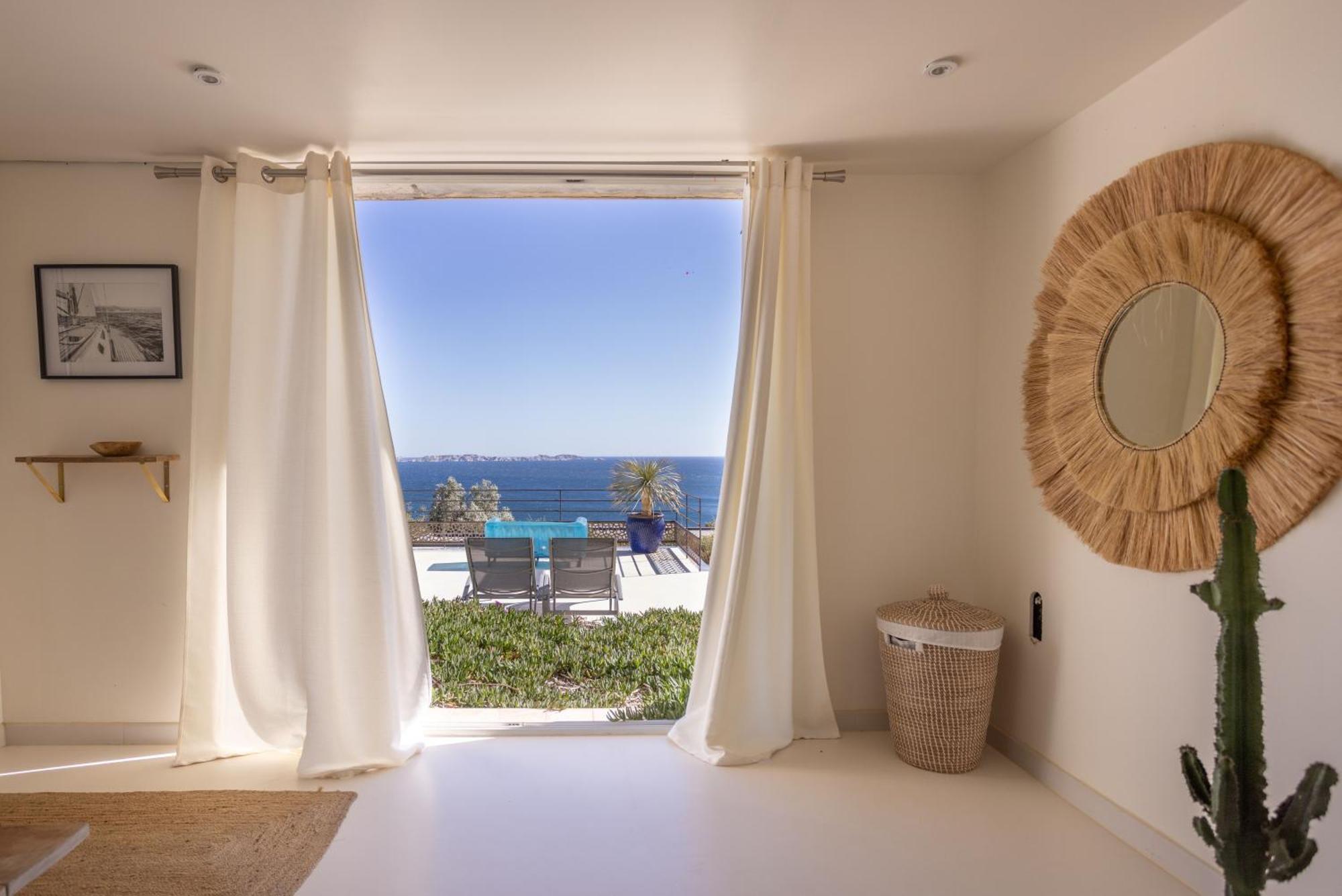 Les Suites Love 3 Spa Vue Mer Piscine Marseille Luaran gambar